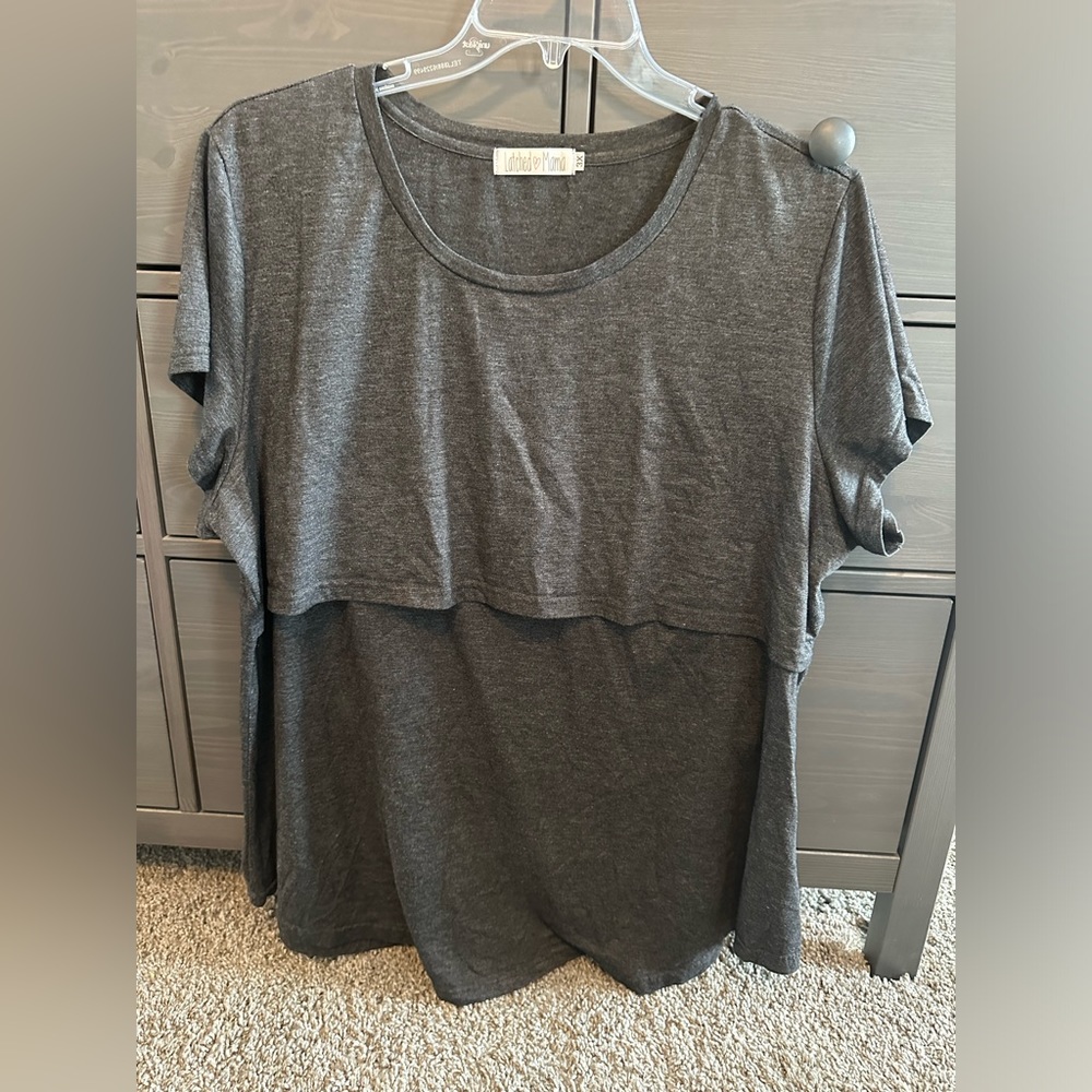 Latched Mama Short Sleeve Nursing Tee in Charcoal Gray
